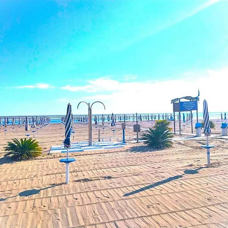 Enjoy The Sun From Our Lovely Terrace - Beahost Apartment Grado-Pineta